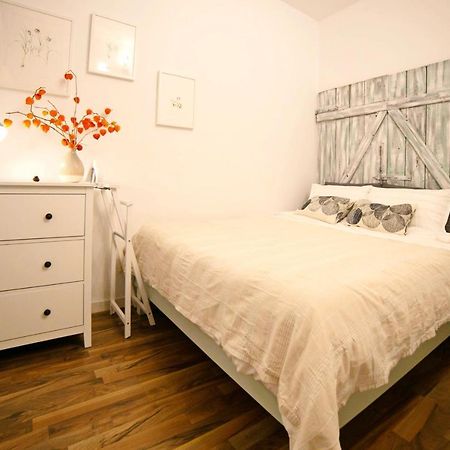 Jasmine Serenity Apartment - Central, Behind Black Church Μπρασόβ Εξωτερικό φωτογραφία