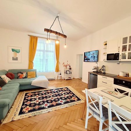 Jasmine Serenity Apartment - Central, Behind Black Church Μπρασόβ Εξωτερικό φωτογραφία