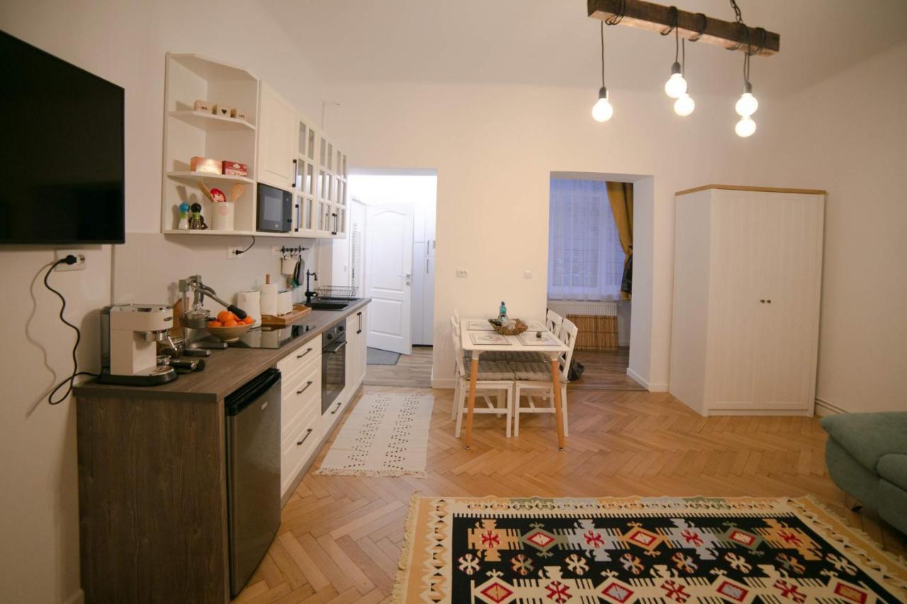 Jasmine Serenity Apartment - Central, Behind Black Church Μπρασόβ Εξωτερικό φωτογραφία