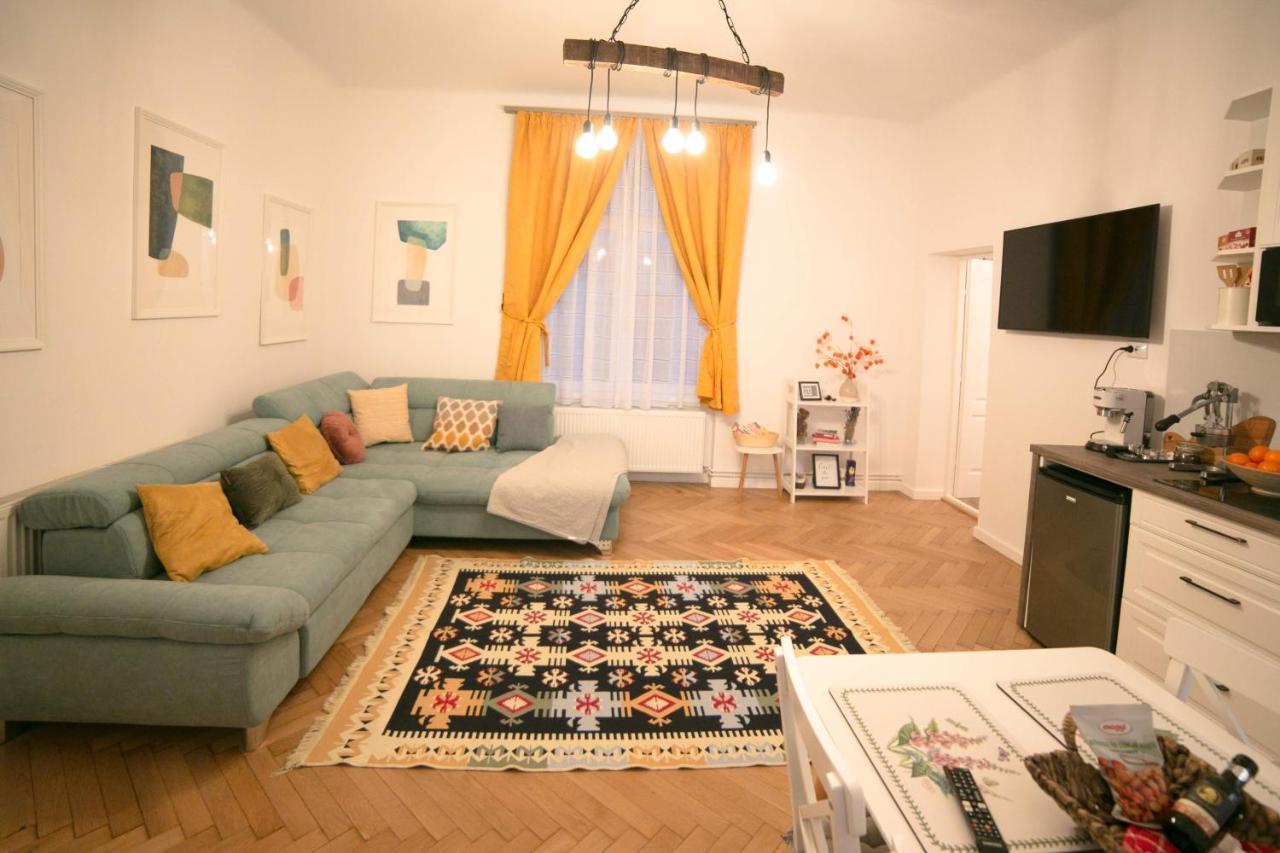 Jasmine Serenity Apartment - Central, Behind Black Church Μπρασόβ Εξωτερικό φωτογραφία