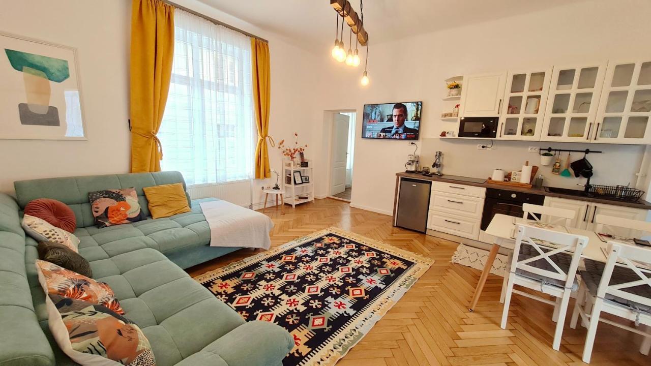 Jasmine Serenity Apartment - Central, Behind Black Church Μπρασόβ Εξωτερικό φωτογραφία
