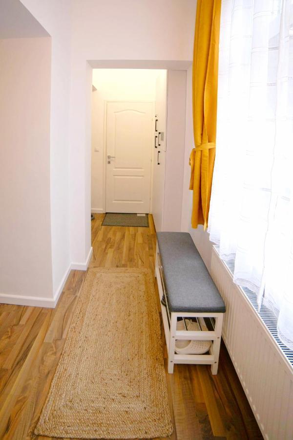 Jasmine Serenity Apartment - Central, Behind Black Church Μπρασόβ Εξωτερικό φωτογραφία